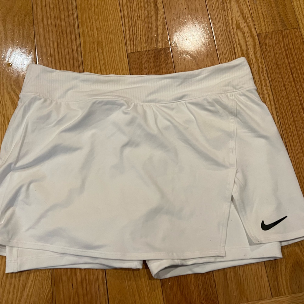 NikeCourt Dri-FIT Victory
Women's White Tennis Skirt (new, never worn)
